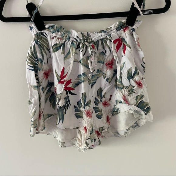 White floral print handmade repurposed 2-piece set - Picture 3 of 4